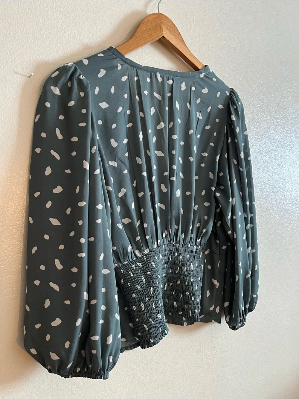 Abercrombie & Fitch lightweight neck